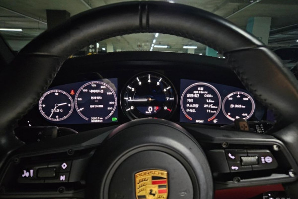 2021 Porsche 911 с пробегом 37 000 км