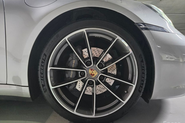 2021 Porsche 911 с пробегом 37 000 км