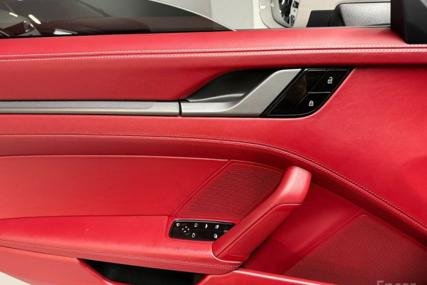 2020 Porsche 911 с пробегом 32 781 км