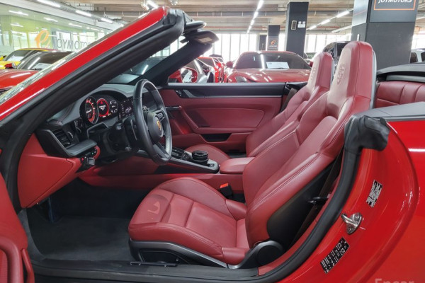 2020 Porsche 911 с пробегом 22 000 км