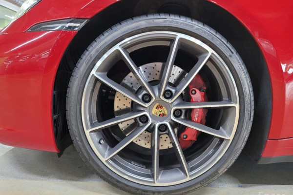 2020 Porsche 911 с пробегом 22 000 км