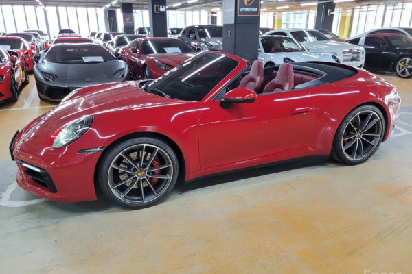 2020 Porsche 911 с пробегом 22 000 км