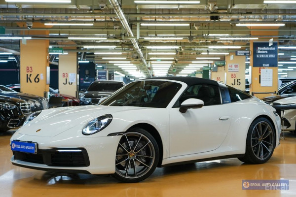 2021 Porsche 911 с пробегом 19 400 км