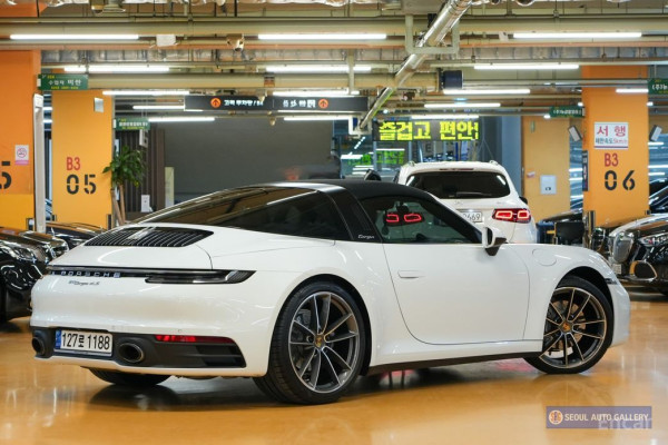 2021 Porsche 911 с пробегом 19 400 км