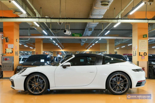 2021 Porsche 911 с пробегом 19 400 км