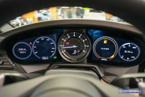 2021 Porsche 911 с пробегом 19 400 км