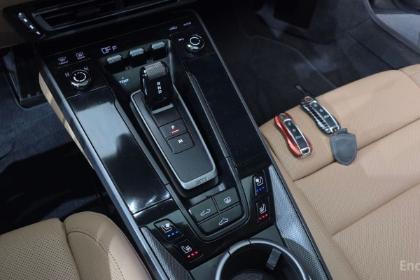 2021 Porsche 911 с пробегом 14 017 км