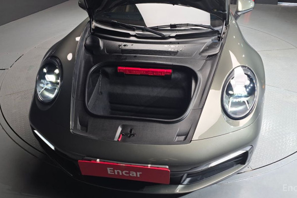 2021 Porsche 911 с пробегом 14 017 км