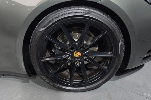 2021 Porsche 911 с пробегом 14 017 км