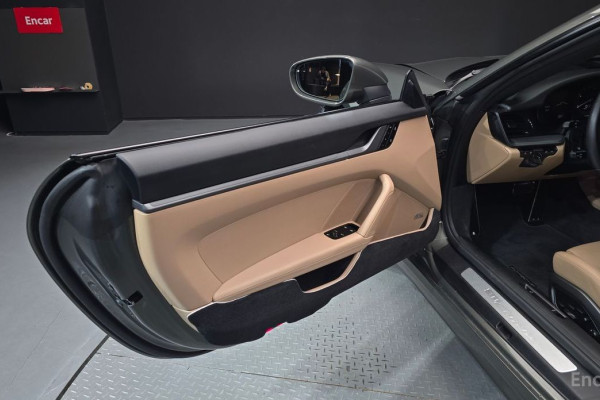 2021 Porsche 911 с пробегом 14 017 км