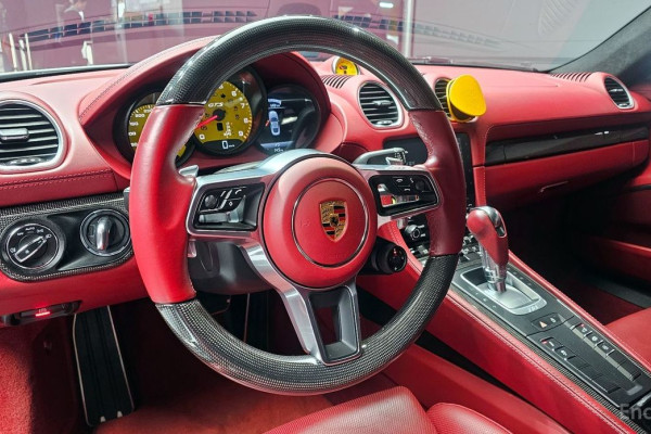 2021 Porsche Cayman с пробегом 40 491 км