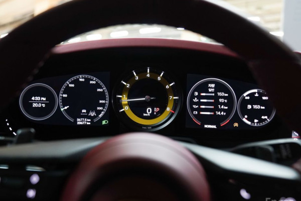 2021 Porsche 911 с пробегом 23 700 км