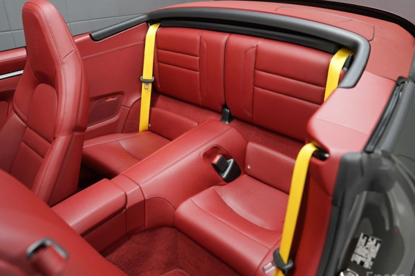 2021 Porsche 911 с пробегом 23 700 км