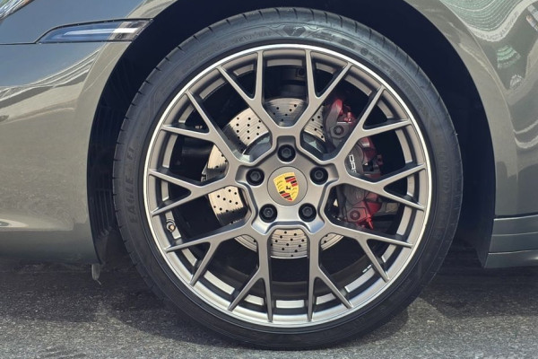 2021 Porsche 911 с пробегом 23 700 км