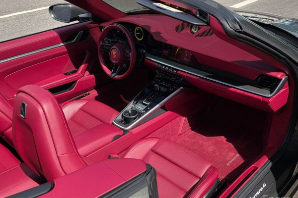 2021 Porsche 911 с пробегом 23 700 км