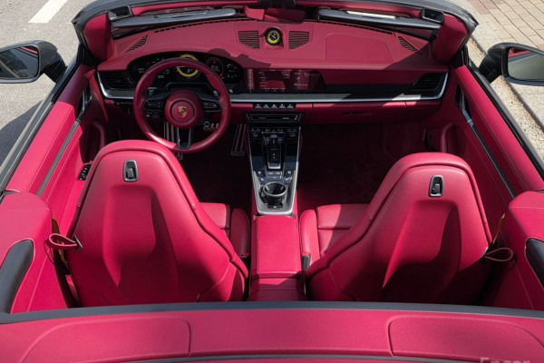 2021 Porsche 911 с пробегом 23 700 км