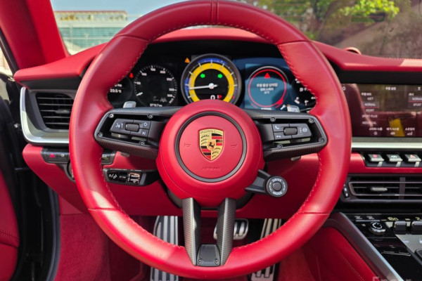 2021 Porsche 911 с пробегом 23 700 км