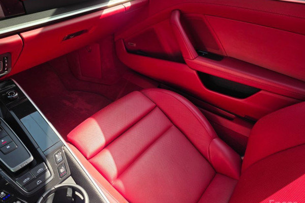 2021 Porsche 911 с пробегом 23 700 км