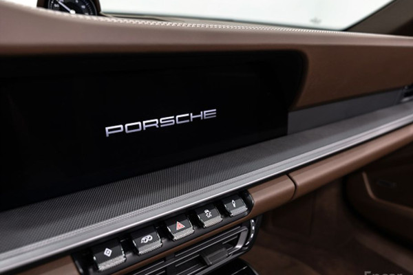 2024 Porsche 911 с пробегом 23 640 км