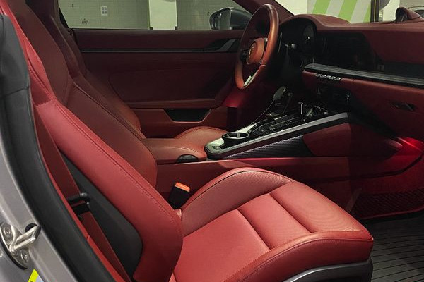 2022 Porsche 911 с пробегом 14 100 км