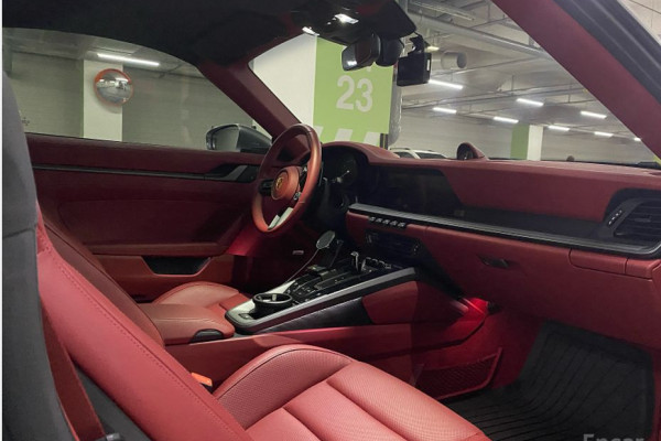 2022 Porsche 911 с пробегом 14 100 км