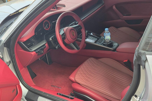 2024 Porsche 911 с пробегом 2 500 км