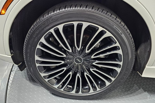 2023 Lincoln Aviator с пробегом 61 797 км