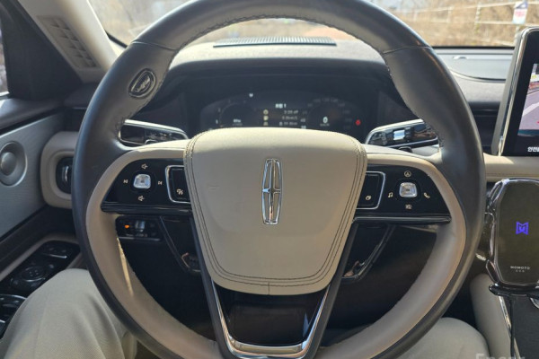 2022 Lincoln Aviator с пробегом 27 900 км