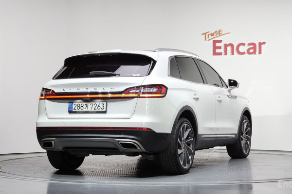 2022 Lincoln Nautilus с пробегом 21 000 км