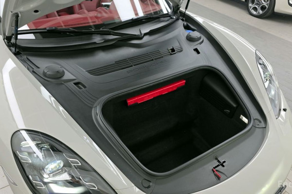 2022 Porsche Boxster с пробегом 11 445 км