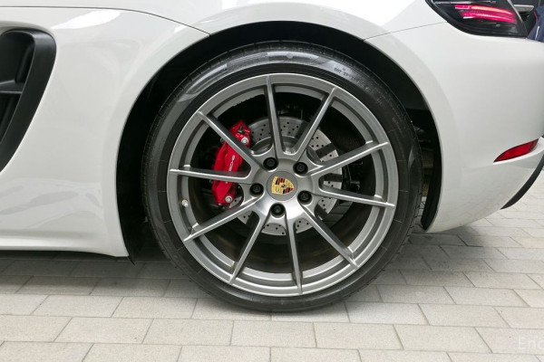 2022 Porsche Boxster с пробегом 11 445 км