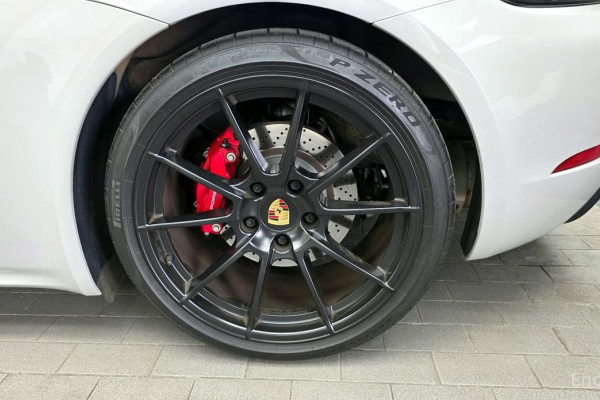 2023 Porsche Boxster с пробегом 15 972 км