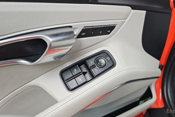 2021 Porsche Boxster с пробегом 20 629 км