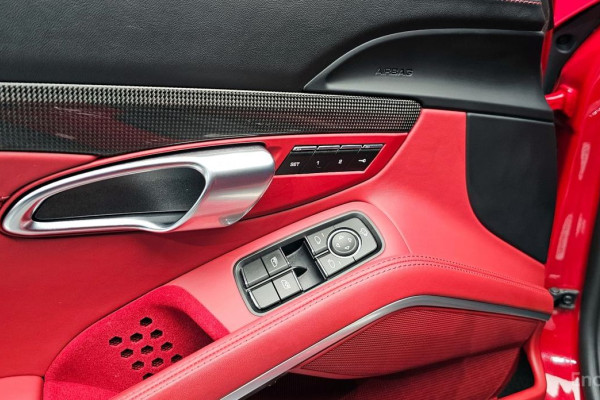 2023 Porsche Boxster с пробегом 11 751 км