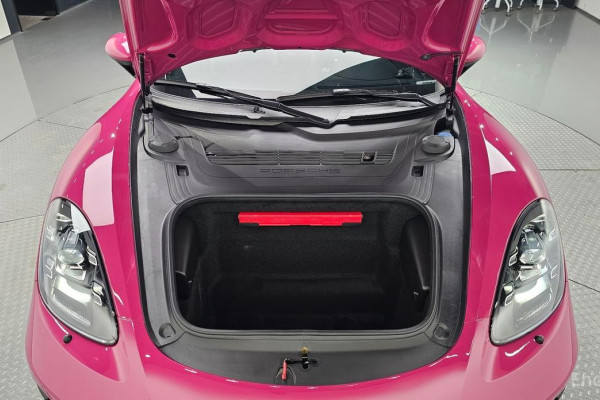 2024 Porsche Boxster с пробегом 3 747 км