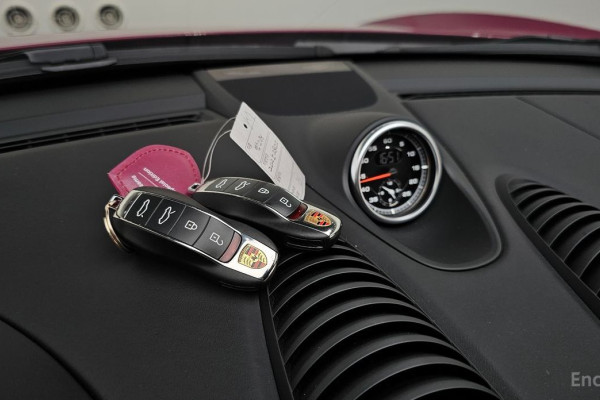 2024 Porsche Boxster с пробегом 3 747 км