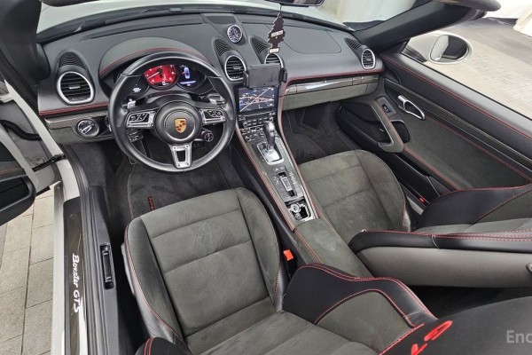 2022 Porsche Boxster с пробегом 33 969 км