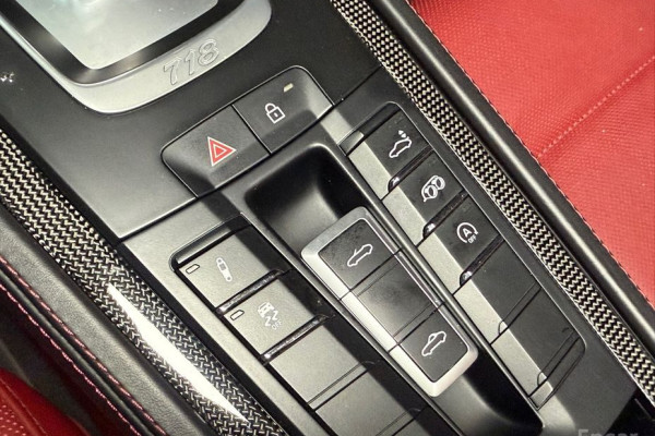 2021 Porsche Boxster с пробегом 47 980 км