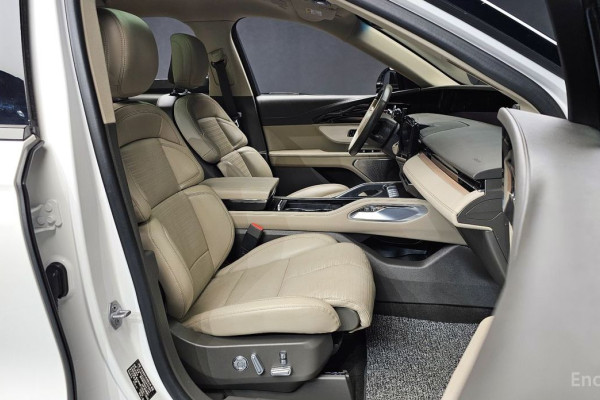 2024 Lincoln Nautilus с пробегом 25 403 км