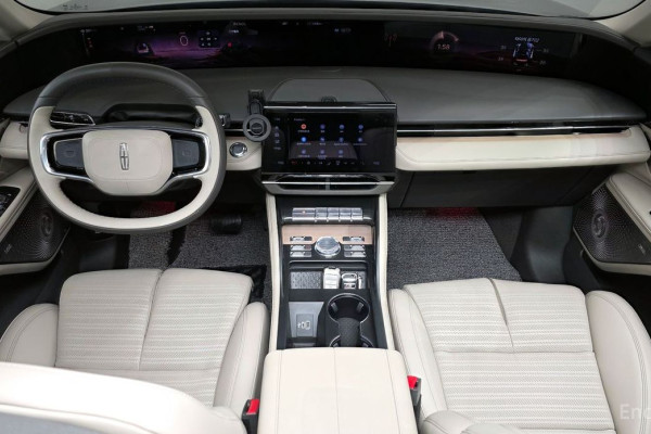 2024 Lincoln Nautilus с пробегом 15 729 км