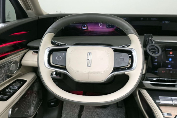 2024 Lincoln Nautilus с пробегом 15 729 км