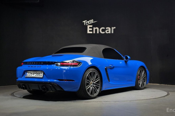 2023 Porsche Boxster с пробегом 9 050 км