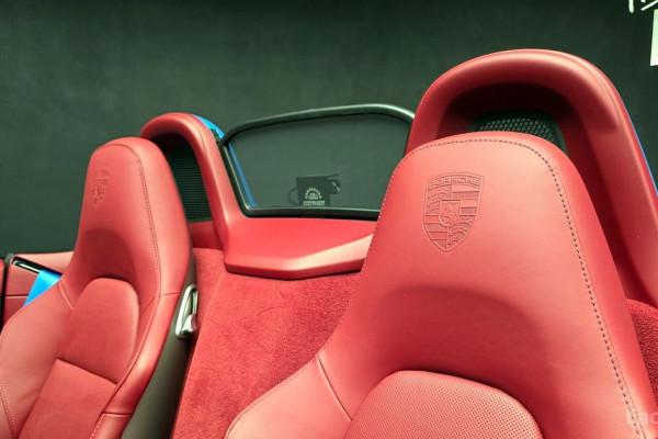 2023 Porsche Boxster с пробегом 9 050 км