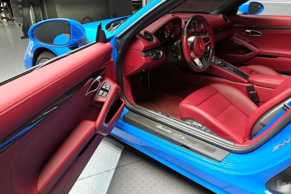 2023 Porsche Boxster с пробегом 9 050 км