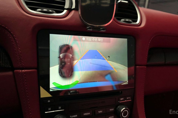 2023 Porsche Boxster с пробегом 9 050 км