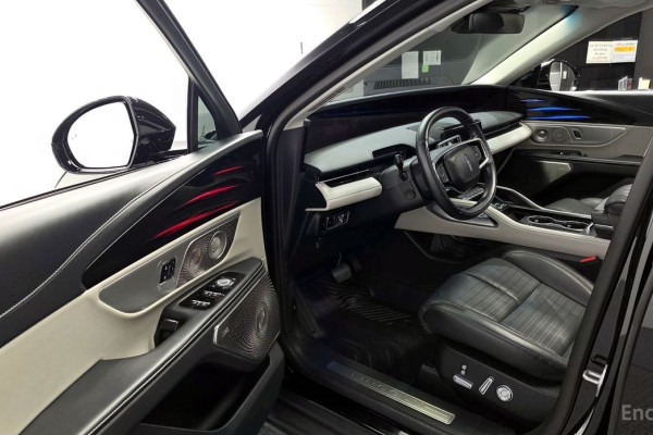 2023 Lincoln Nautilus с пробегом 31 724 км