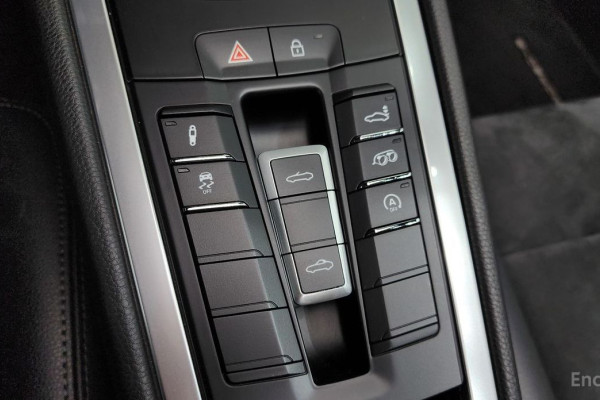 2020 Porsche Boxster с пробегом 29 900 км