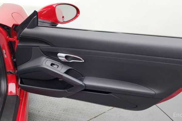 2020 Porsche Boxster с пробегом 29 900 км