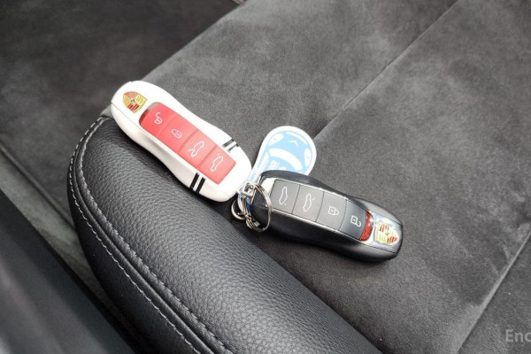 2020 Porsche Boxster с пробегом 29 900 км