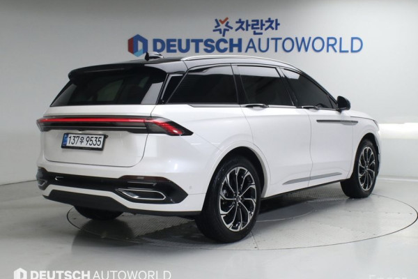 2023 Lincoln Nautilus с пробегом 18 600 км